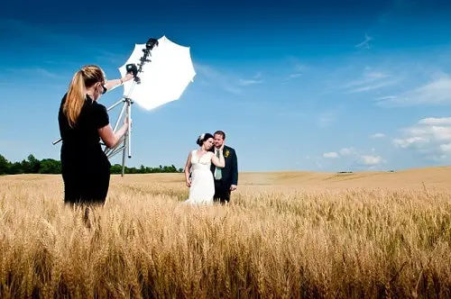 Using Extra Lightening On Wedding Photography